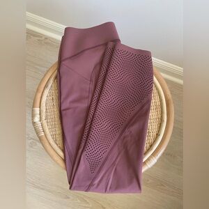 Spanx every wear laser wave leggings size medium midnight rose